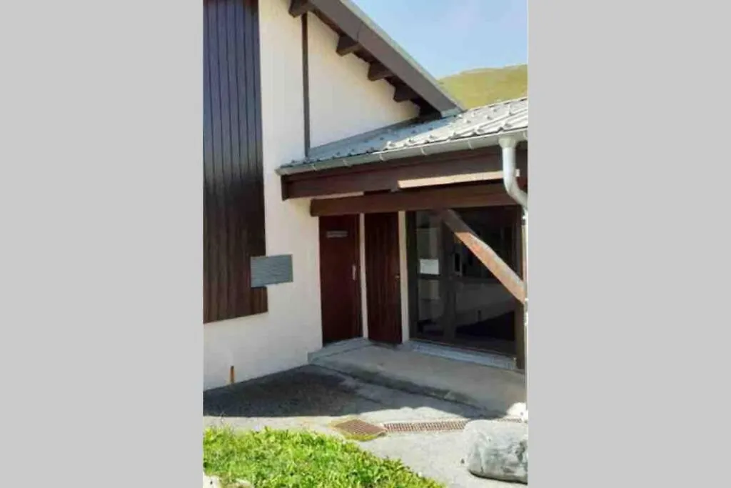 Apartment Petit Appartement Labellise Les 2 Alpes Residence Arc En Ciel Telesiege Petite Aiguille Les Deux Alpes France